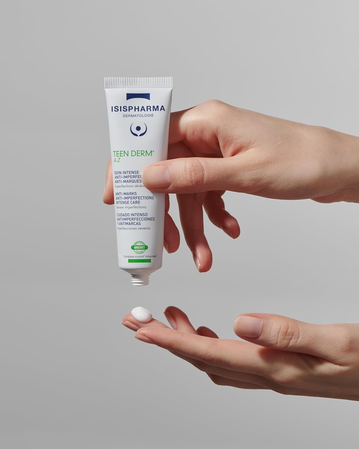 Isispharma Teen Derm A.Z. - Triple Action Anti-Imperfections, Anti-Markings, Ultra Soothing, Combination Skin to Oily Skin - With 15% Azelaic Acid, 30 ml